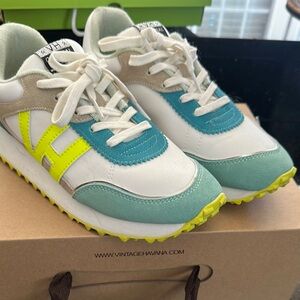 Vintage Havana Sneakers in White and Blue with Retro Design